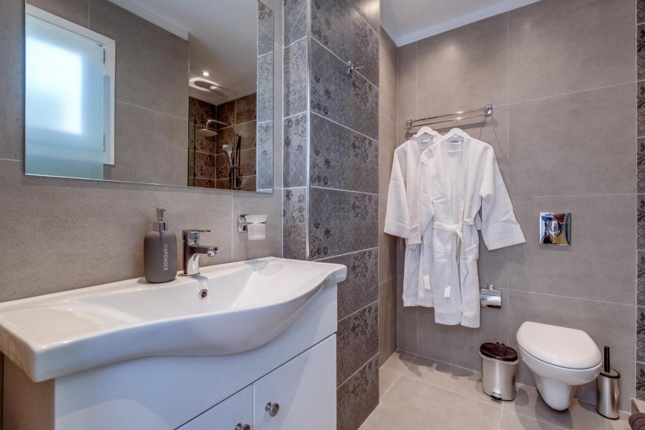 Blue Magic Villas Agia Paraskevi  ภายนอก รูปภาพ